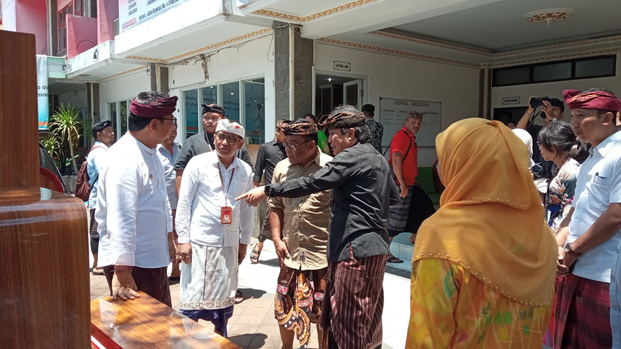 KUNJUNGAN KOMISI VIII DPRRI KE GEDUNG GRAHA NAWASENA DESA DANGIN PURI KANGIN, DENPASAR