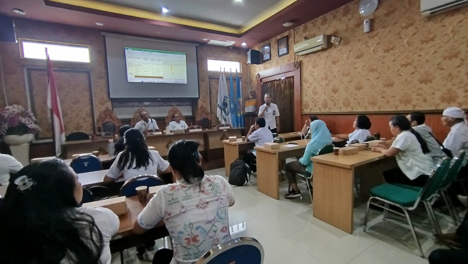 PEBEKALAN POKJA KAMPUNG KB DESA DANGIN PURI KANGIN