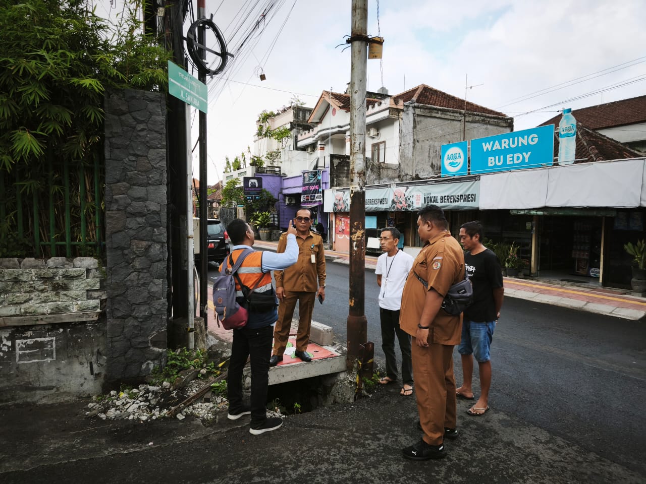 PENANGANAN ADUAN MASYARAKAT - TINDAK LANJUT PEM. DESA DANGIN PURI KANGIN TERKAIT DRAINASE YANG MALUAP DAN MENGELUARKAN BINATANG LIAR