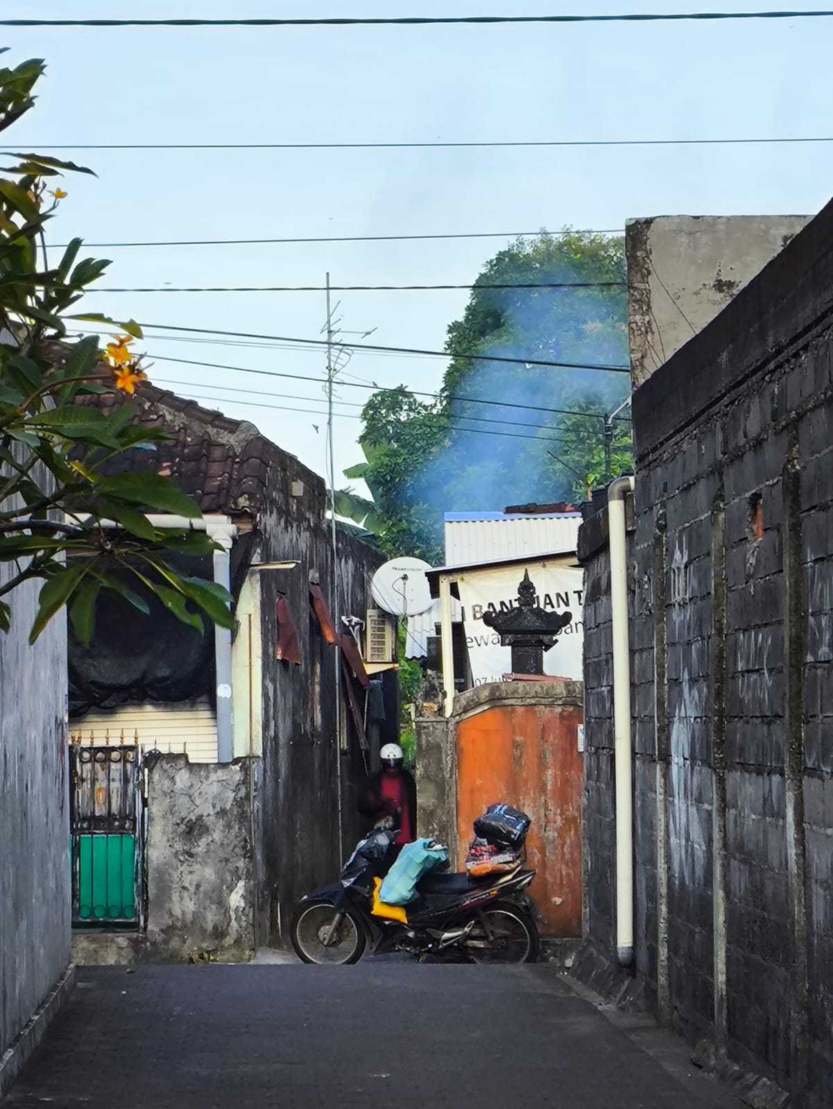 TINDAK LANJUT LAPORAN WARGA DARI APLIKASI PRO DENPASAR TERKAIT PEMBAKARAN SAMPAH