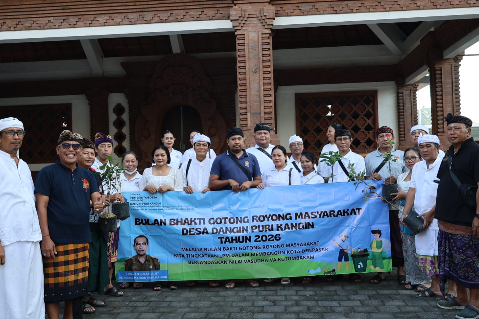 SEMBAHYANG BERSAMA DAN PENANAMAN POHON DALAM RANGKAIAN BULAN BHAKTI GOTONG ROYONG MASYARAKAT (BBGRM) DESA DANGIN PURI KANGIN TAHUN 2026