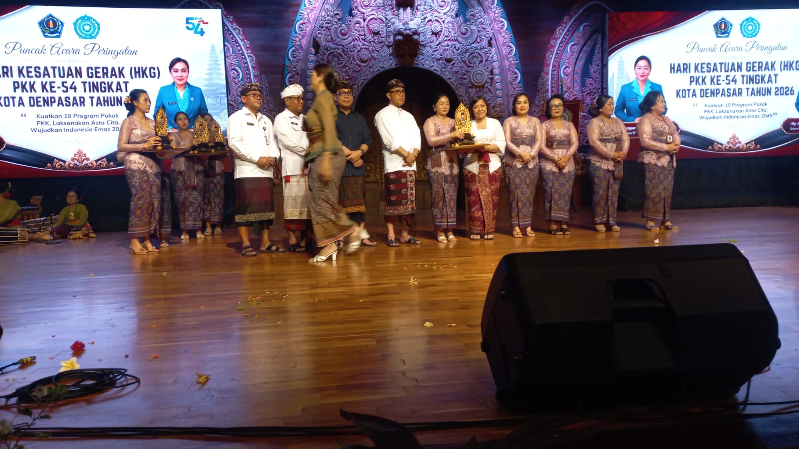 PKK DESA DANGIN PURI KANGIN JUARA I LOMBA KUIS SIAPA BISA DALAM PERINGATAN HKG - PKK KOTA DENPASAR